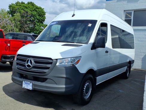 Used 2025 Mercedes-Benz Sprinter 2500 image 3