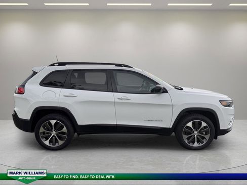 Used 2022 Jeep Cherokee Limited w/ Elite Package AWD/4WD image 2