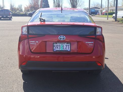 Used 2019 Toyota Prius XLE w/ Advanced Technology Package image 5