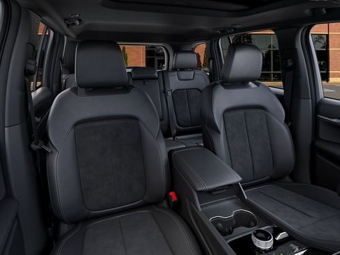 New 2026 Jeep Grand Cherokee Altitude AWD/4WD image 16
