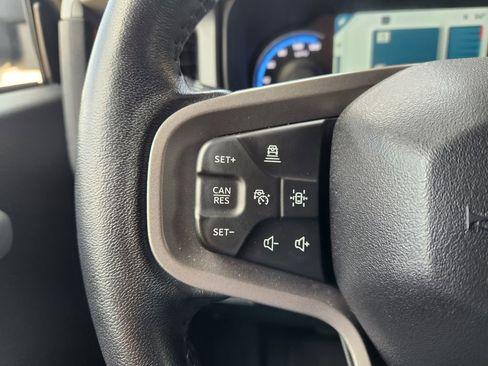 Used 2023 Ford Bronco Badlands image 28