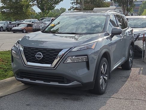 Used 2023 Nissan Rogue SL FWD image 2