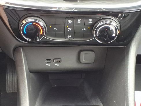 Used 2025 Buick Encore GX Sport Touring FWD image 18