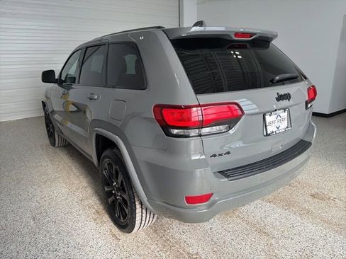 Used 2021 Jeep Grand Cherokee Laredo X AWD/4WD image 5