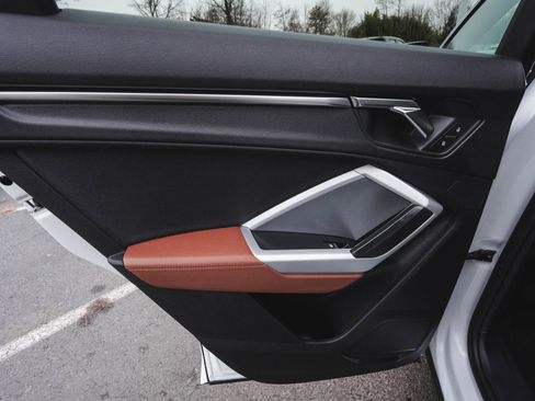 Used 2023 Audi Q3 2.0T Premium w/ Convenience Package image 10