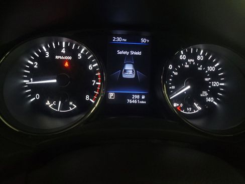 Used 2018 Nissan Rogue SV w/ Premium Package image 23