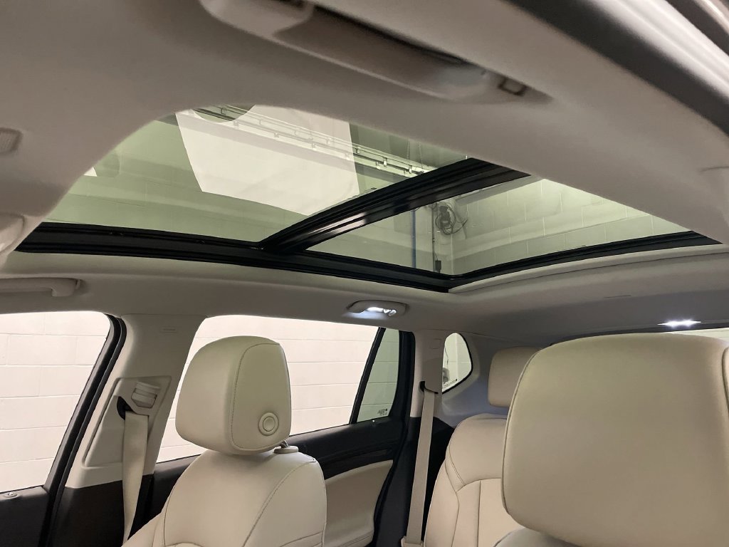 Used 2019 Buick Envision Essence AWD/4WD image 12