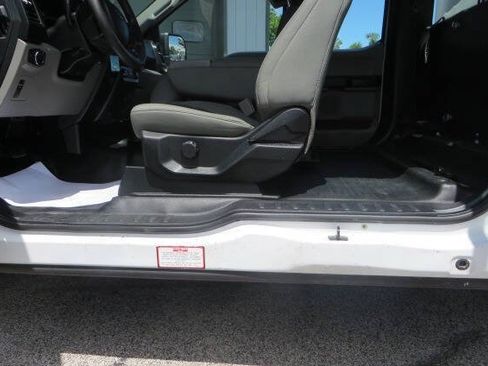 Used 2018 Ford F150 XL w/ Equipment Group 101A Mid RWD image 8