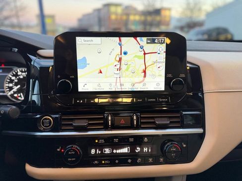 Used 2022 Nissan Pathfinder SL w/ SL Premium Package image 15