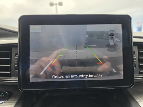 Used 2020 Ford Explorer XLT w/ Comfort Package AWD/4WD image 24
