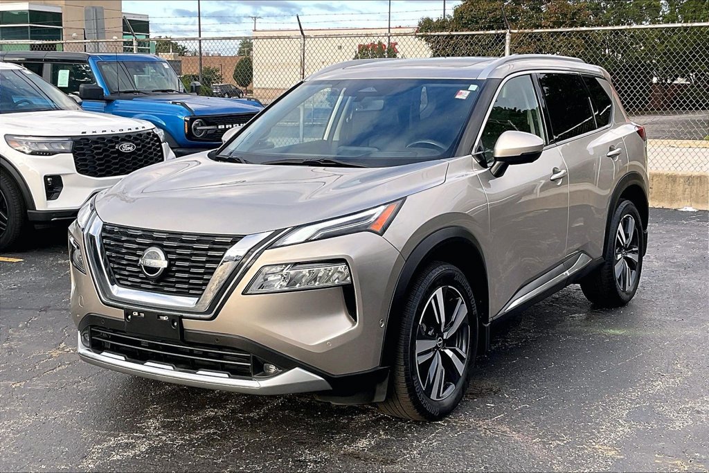 Used 2022 Nissan Rogue Platinum w/ Head-Up Display Package AWD/4WD image 11