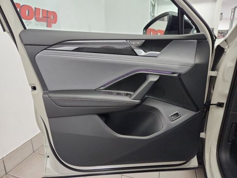 New 2026 Volkswagen Tiguan SE R-Line image 8