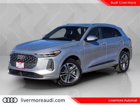 New 2025 Audi Q5 2.0T Premium Plus image 1