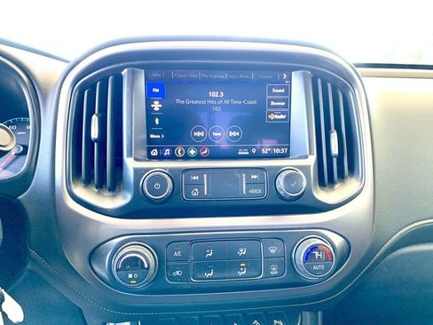 Used 2022 GMC Canyon AT4 image 16