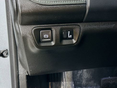 Used 2023 GMC Acadia SLT w/ Trailering Package image 17