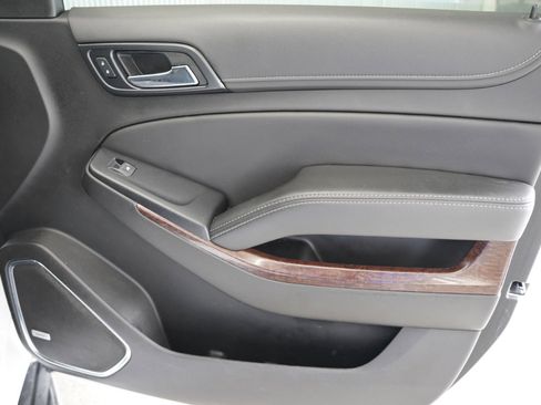 Used 2019 GMC Yukon XL SLT image 35