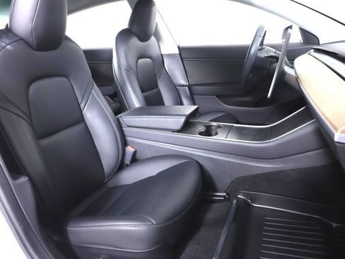 Used 2019 Tesla Model 3 Standard Range Plus RWD image 38