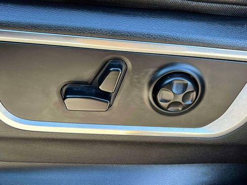 Used 2019 RAM 1500 Laramie image 17