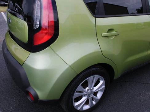 Used 2015 Kia Soul + FWD image 9