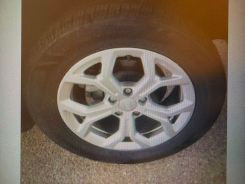 Used 2024 Jeep Compass Latitude AWD/4WD image 2