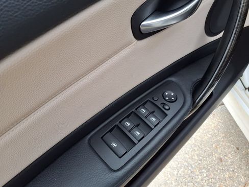 Used 2013 BMW 135i Convertible RWD image 25