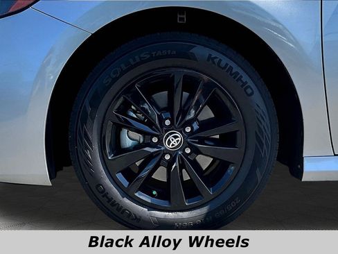 Used 2025 Toyota Camry LE AWD/4WD image 33