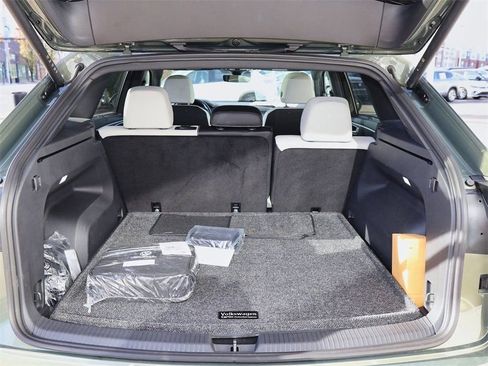 New 2025 Volkswagen Atlas Cross Sport SEL Premium R-Line image 10