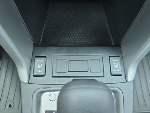 Used 2015 Subaru Forester 2.5i Premium w/ All-Weather Package AWD/4WD image 22