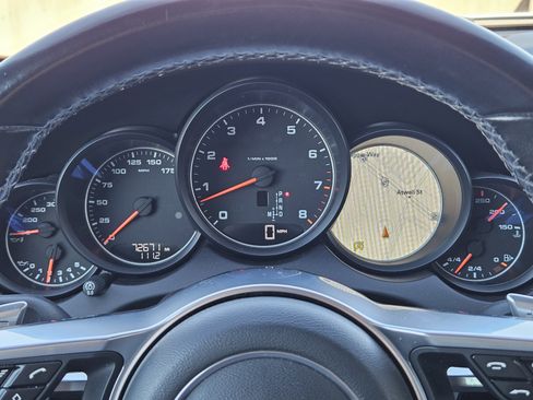 Used 2017 Porsche Cayenne Platinum Edition image 16