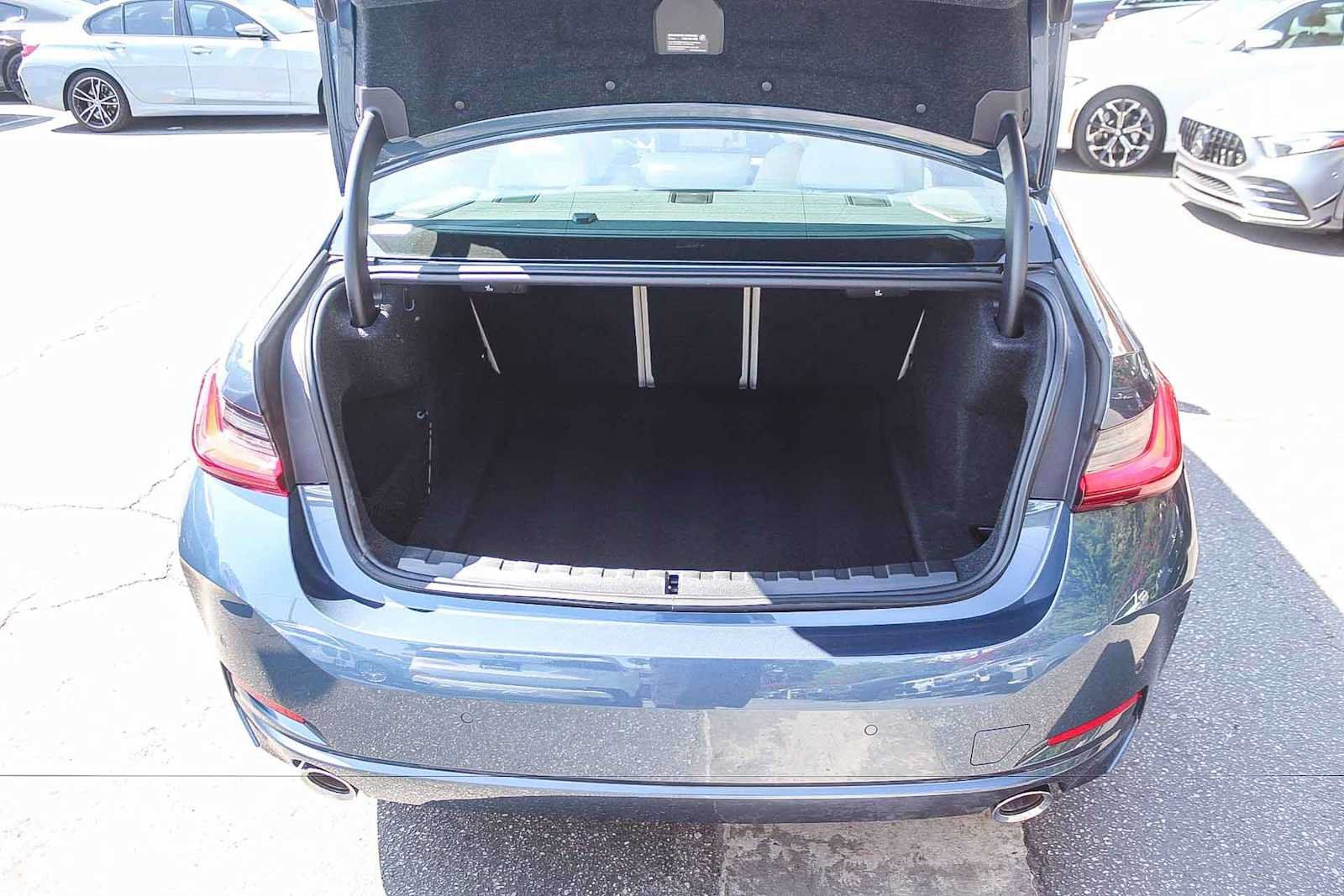 Used 2026 BMW 330i Sedan w/ Premium Package RWD image 29