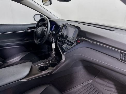 Used 2021 Toyota Camry SE FWD image 26