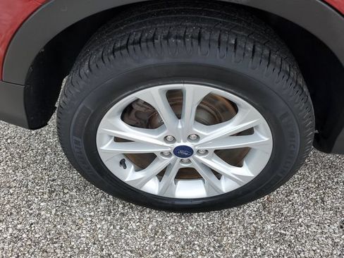 Used 2018 Ford Escape SE w/ SE Sync 3 Package AWD/4WD image 10