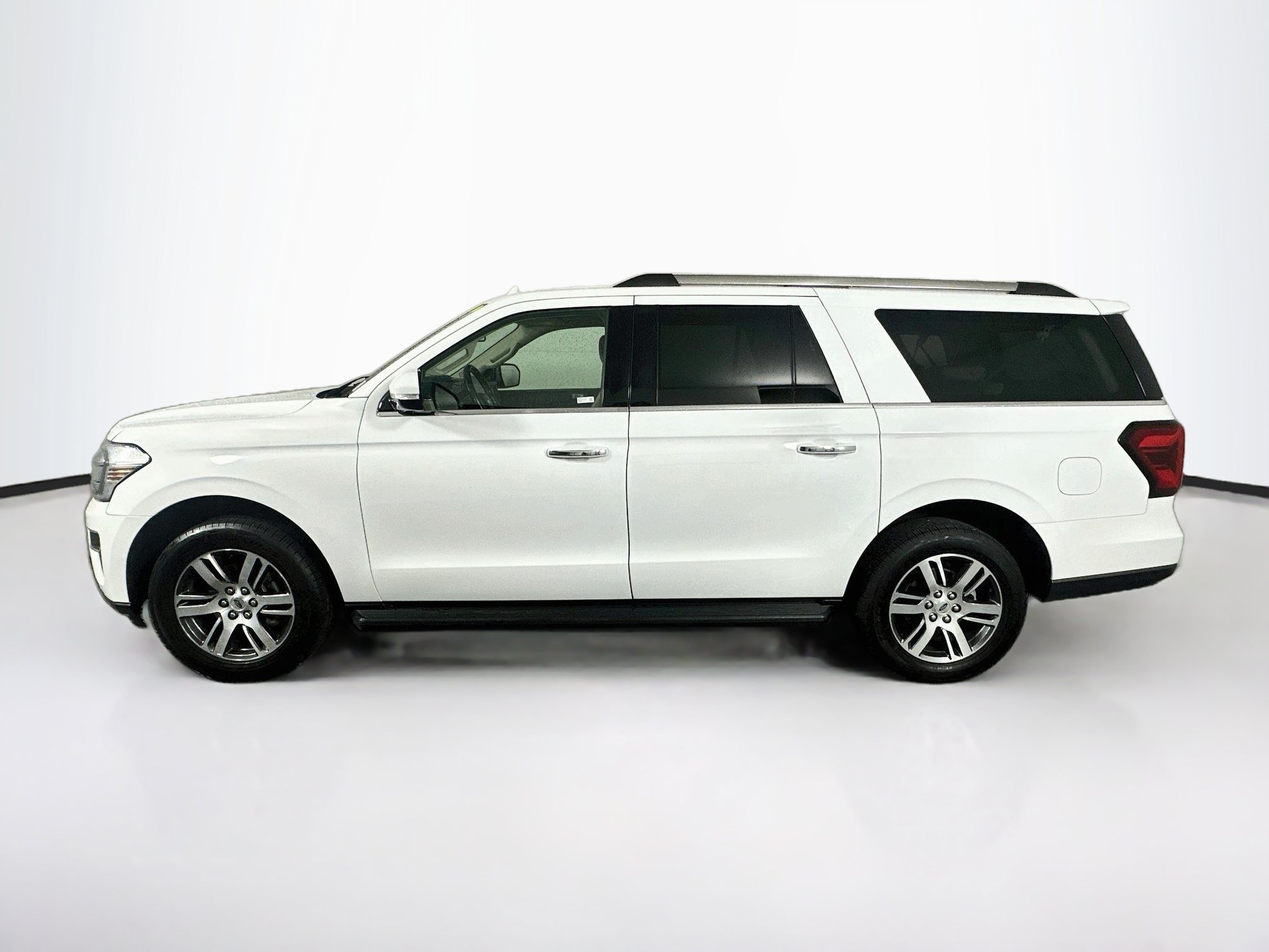 Used 2024 Ford Expedition Max Limited RWD image 4