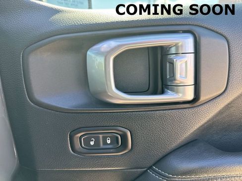 Used 2019 Jeep Wrangler Unlimited Sahara w/ Quick Order Package 24M Moab image 32