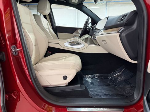 Used 2025 Mercedes-Benz GLE 450e 4MATIC image 49