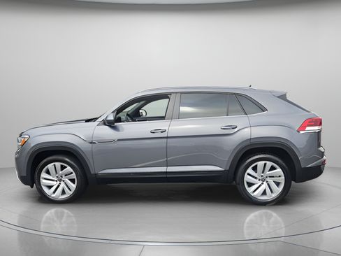 Used 2021 Volkswagen Atlas Cross Sport SE FWD image 2