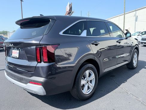 Used 2026 Kia Sorento LX FWD image 6