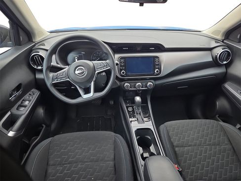 Used 2024 Nissan Kicks SV image 7