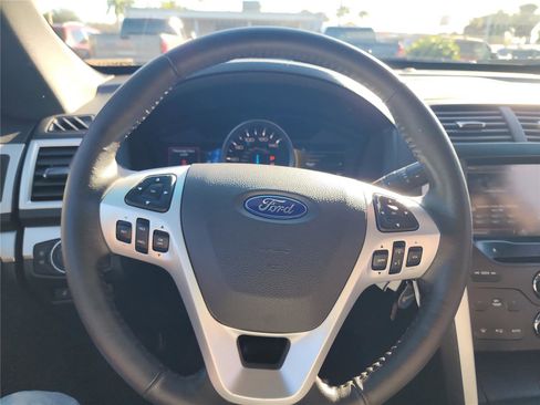 Used 2015 Ford Explorer XLT w/ Equipment Group 202B image 35