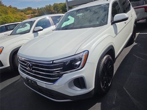 New 2026 Volkswagen Atlas SE image 4