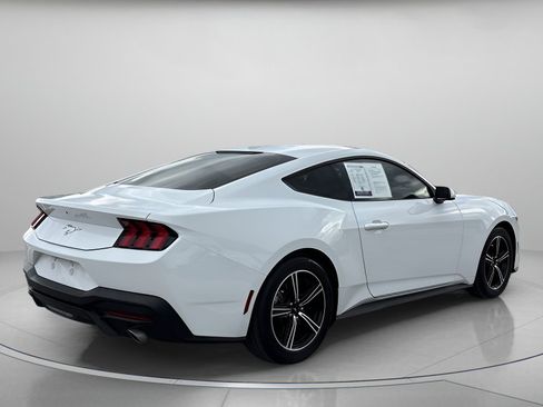 Used 2024 Ford Mustang Coupe RWD image 3