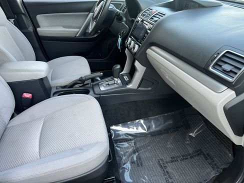 Used 2017 Subaru Forester 2.5i Premium AWD/4WD image 23