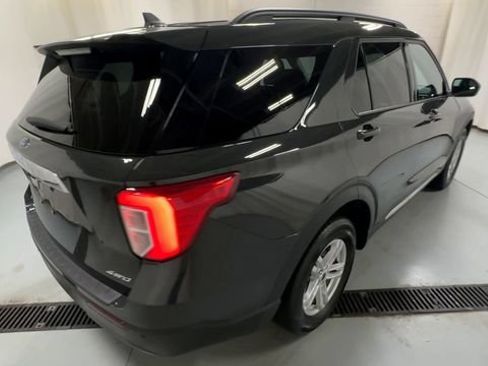 Used 2024 Ford Explorer XLT AWD/4WD image 8