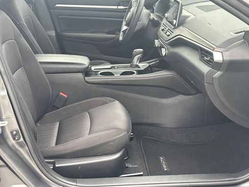 Used 2023 Nissan Altima 2.5 SV image 13