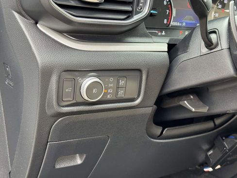 Used 2020 Ford Explorer XLT w/ Equipment Group 202A image 9