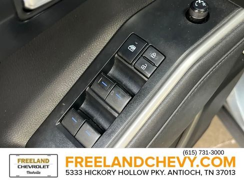 Used 2021 Toyota Highlander XLE image 21