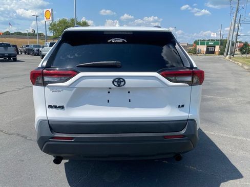 Used 2021 Toyota RAV4 LE FWD image 6
