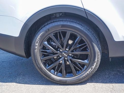Used 2022 Kia Telluride SX w/ SX Prestige Package AWD/4WD image 9