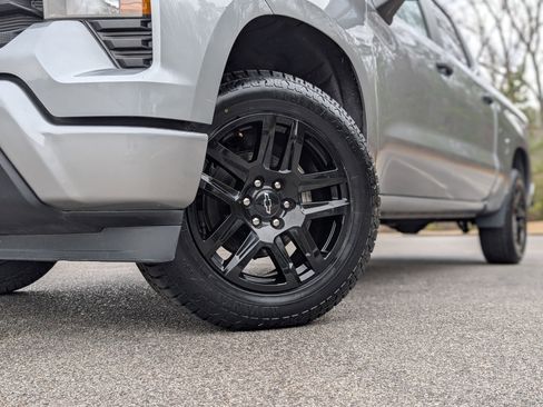 Used 2023 Chevrolet Silverado 1500 Custom image 31