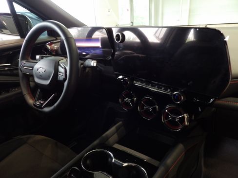 Used 2024 Chevrolet Blazer EV RS AWD/4WD image 28